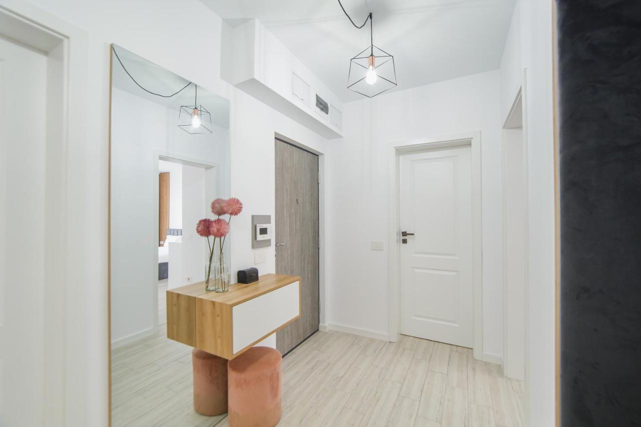 Pinkwood Harmony Apartment Oradea Ngoại thất bức ảnh