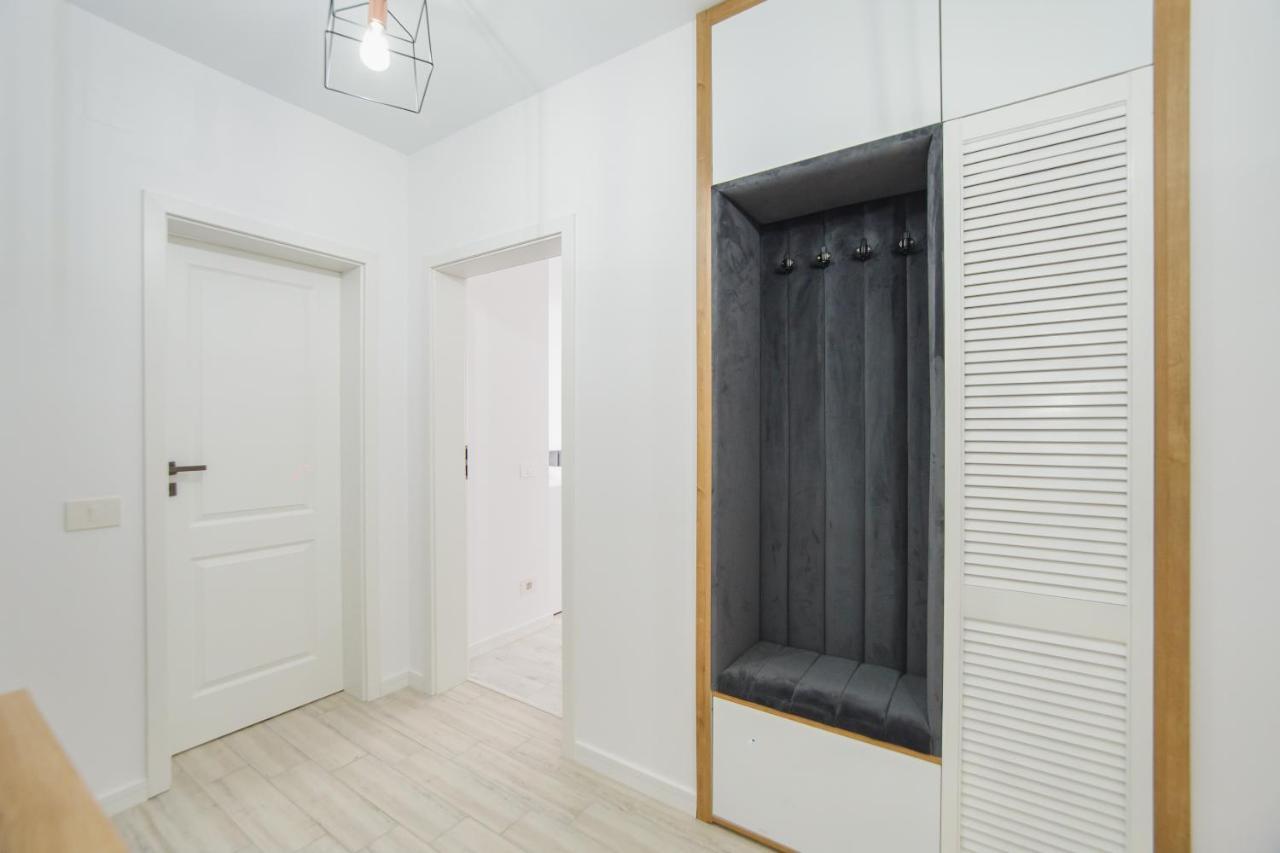 Pinkwood Harmony Apartment Oradea Ngoại thất bức ảnh