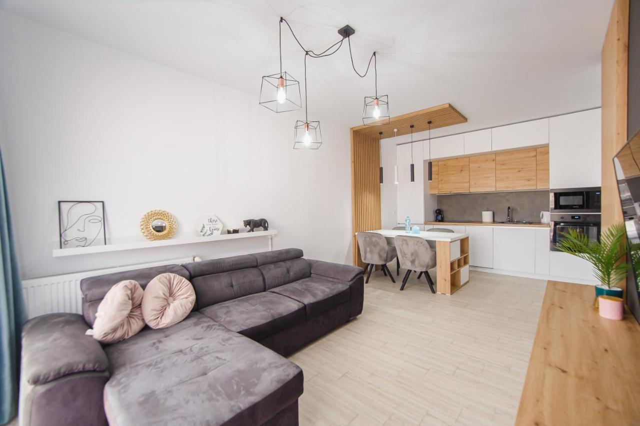 Pinkwood Harmony Apartment Oradea Ngoại thất bức ảnh