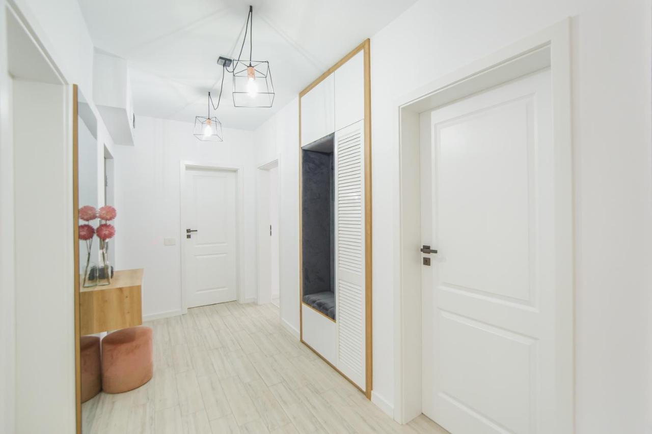 Pinkwood Harmony Apartment Oradea Ngoại thất bức ảnh