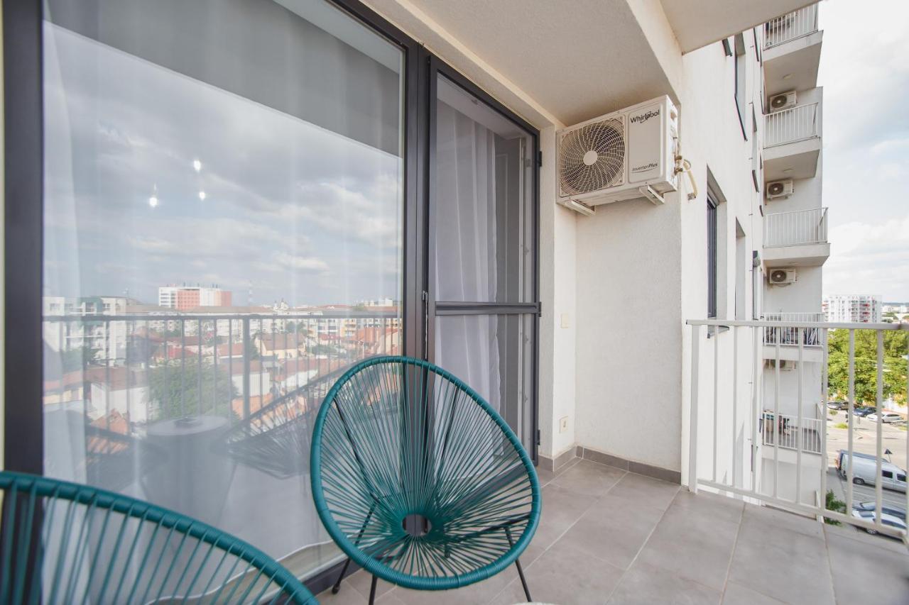 Pinkwood Harmony Apartment Oradea Ngoại thất bức ảnh